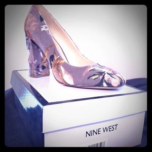 Nine West Denton Velvet Floral Pump